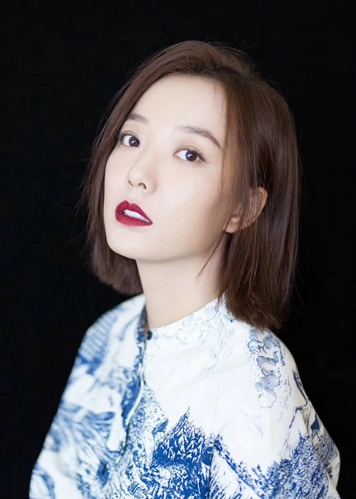 王珞丹《被光抓走的人》曝概念海报 首度搭档黄渤扮演夫妻引期待
