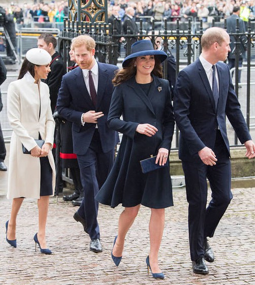 英联邦纪念日:凯特王妃孕肚明显 哈里王子秀恩爱