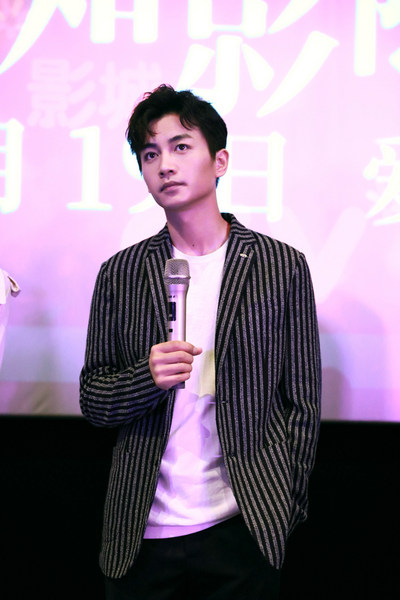 陈晓新片《如影随心》明日上映 现身南京路演大银幕表现力获好评