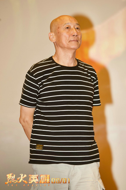 铭记英雄抵抗遗忘 电影《烈火英雄》上海中山两城联动 千人首映呼吁保护消防员