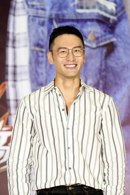 顾佑明《全职高手》东北路演有点萌 花式宠粉撩动全场